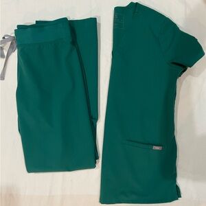 Women’s Figs Hunter Green Scrub Set